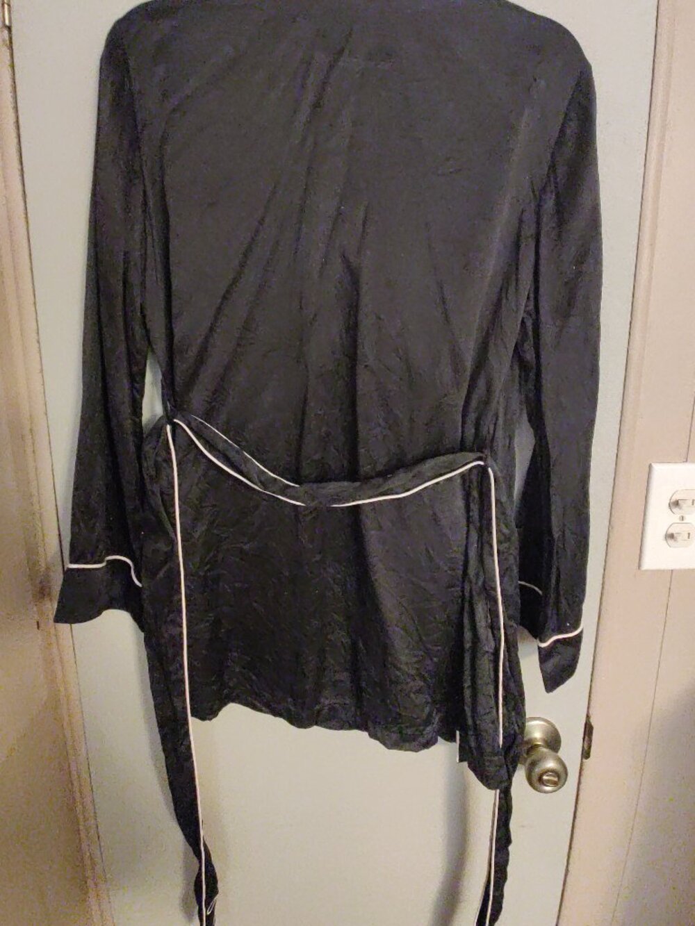 Victoria's Secret Short Robe - Picture 6 of 7